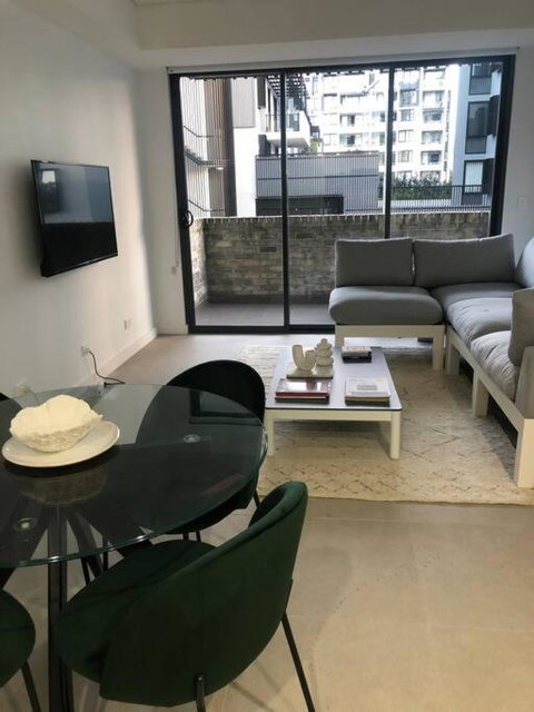 New Spacious 1 Bedroom Apartment Rosebery - Accommodation BNB 1