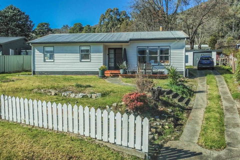 Mount Beauty 3BR Home - Accommodation BNB 0