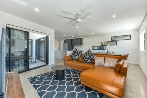 Newly Spacious Top Floor Good View Apartment - Accommodation BNB 0