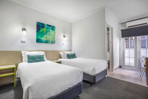 Nightcap At Skyways Hotel - Accommodation BNB 1