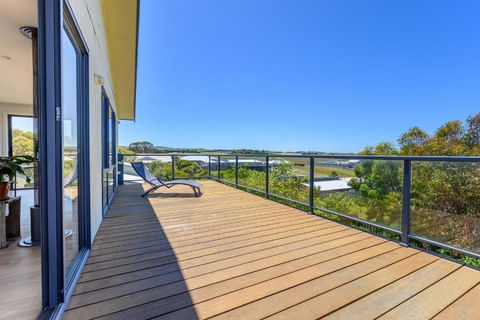 Ocean & Country Views, Spa, Pets Welcome, Fireplace - Your Ocean Oasis 10 Minutes To Phillip Island - Accommodation BNB 2