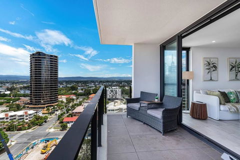 OPUS Apartment - Beach At Your Doorstep Short Walk To Light Rail - Accommodation BNB 1