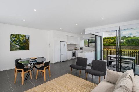 Oxford Steps - Executive 2BR Bulimba Apartment Across From The Park On Oxford St - Accommodation BNB 1