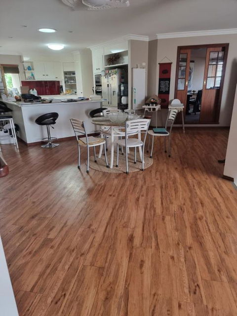 Open Plan Large Home - Accommodation BNB 0