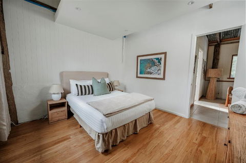 Orchard Cottage - Quiet Farm Escape - Accommodation BNB 1