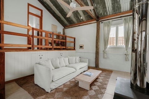 Orchard Cottage - Quiet Farm Escape - Accommodation BNB 3