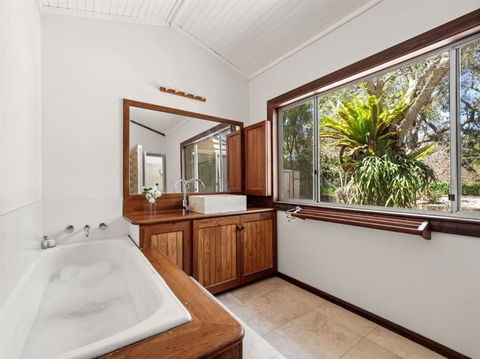 Orchard Homestead Countryside Retreat - Accommodation BNB 3