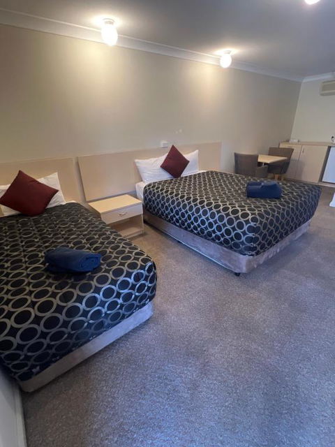OVERLANDER MOTOR LODGE - Accommodation BNB 2