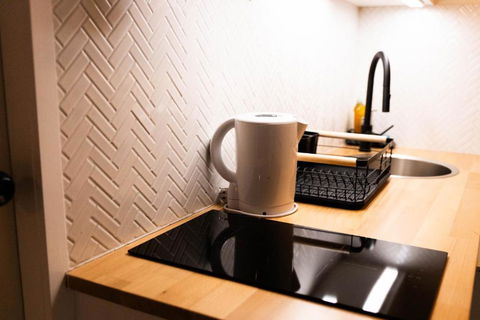 Peaceful Studio Close To Shops, Motorway, National Forest & Koalas! - Accommodation BNB 1