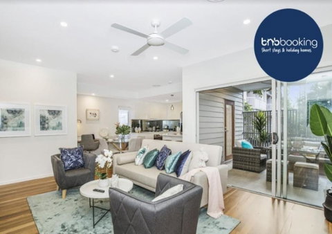 Park Avenue Townhouse Retreat Brisbane Sleeps 10 - Accommodation BNB 0