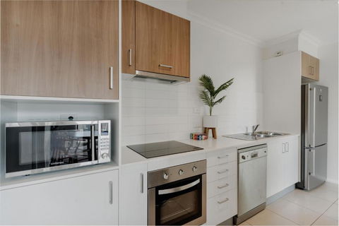 Peaceful 1-Bed Apartment Close To Lonsdale St - Accommodation BNB 1