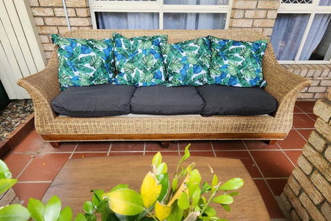 Peaceful Getaway - Stylish, Newly Updated House - Accommodation BNB 1