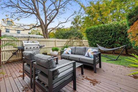 Perfect 2-Bed Inner-City Home With Pool & BBQ Area - Accommodation BNB 3