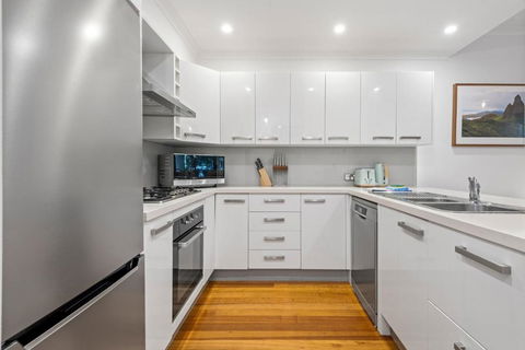 Perfect 2-Bed Inner-City Home With Pool & BBQ Area - Accommodation BNB 2
