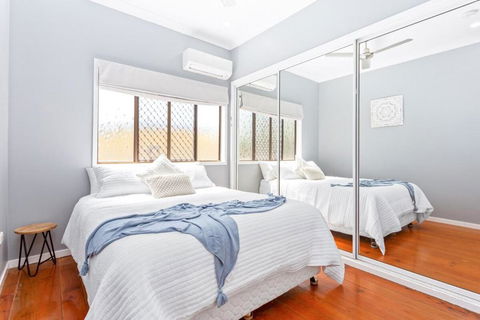 Perfect Cooee Bay Beach Getaway! - Accommodation BNB 3