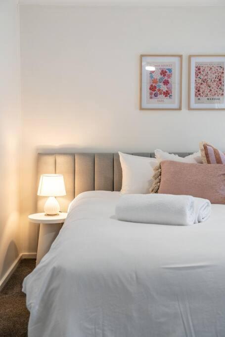 Petal And Bloom - 3BR Family CBD - Accommodation BNB 2