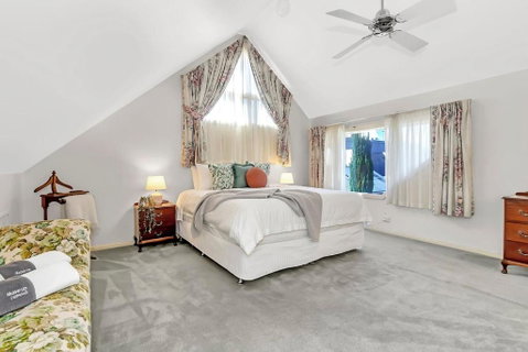 Picket Fence Cottage - Steps From Adelaide Oval - Accommodation BNB 2