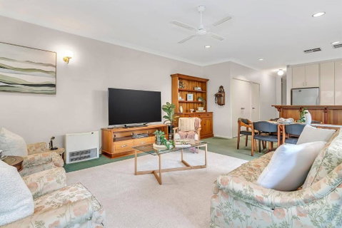 Picket Fence Cottage - Steps From Adelaide Oval - Accommodation BNB 3