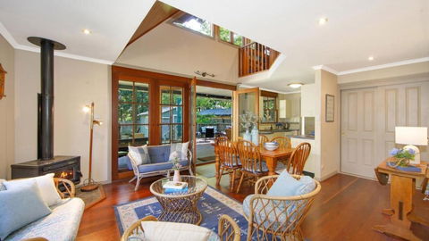 Pine Lodge Pearl Beach - Accommodation BNB 1