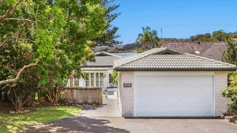 Pine Tree Cottage - Waterfront - Accommodation BNB 1