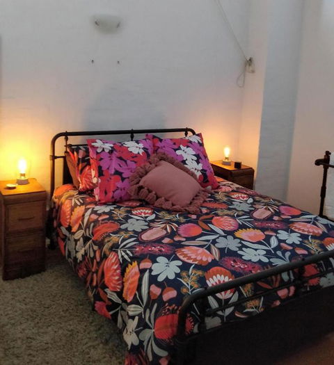 Pips On Mitchell - Beautiful Historic Apartment - Accommodation BNB 1