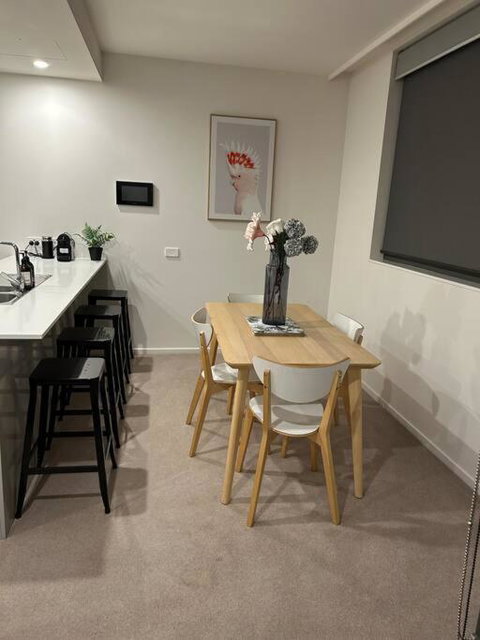 Plush Apartment On Mort - Accommodation BNB 2