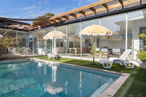 Poolside Paradise Mount Eliza - Accommodation BNB 0