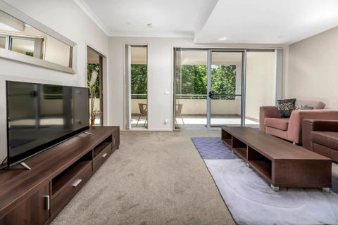 Quiet Apartment In Braddon ACT - Accommodation BNB 3