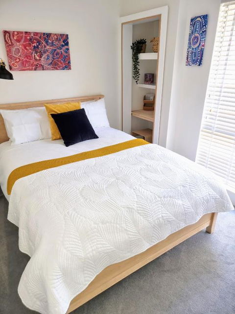 Queen Bed Apartment- No Sharing, Your Very Own Space - Accommodation BNB 0