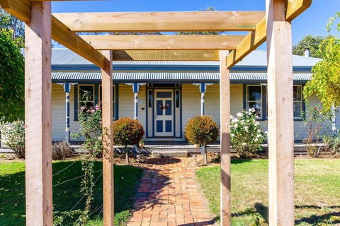 Pound Hill Cottage - Accommodation BNB 0