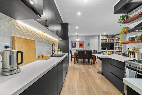 Private, Modern And Warm Family Home - Accommodation BNB 3