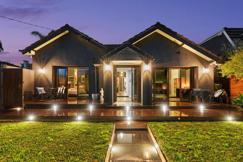 Private, Modern And Warm Family Home - Accommodation BNB 2