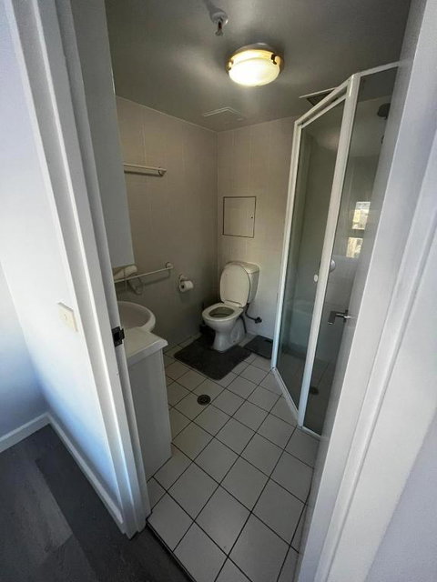 Private Room With Ensuite In The CBD - Accommodation BNB 3