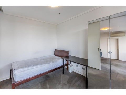 Private Room With Shared Washroom Only In 3bhk Apartment - Accommodation BNB 1