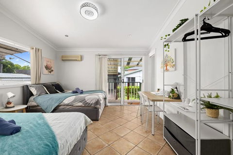 Quadruple Ensuite Room - Nearby Stations & Shops - Accommodation BNB 1