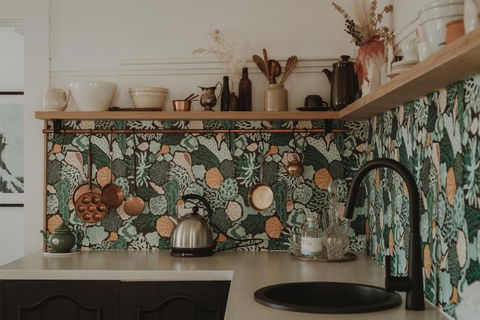 Quaint And Intimate 1-bed Seaside Cottage - Accommodation BNB 0