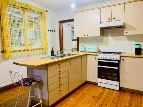 Quarryman Cottage @ 102 - Accommodation BNB 3