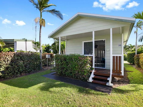 Queens Beach Tourist Village - Accommodation BNB 1