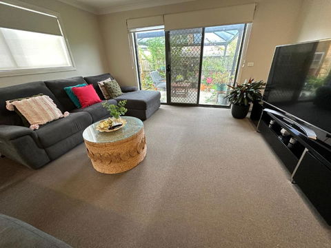 Quiet Comfort For Relaxing Stays - Accommodation BNB 1
