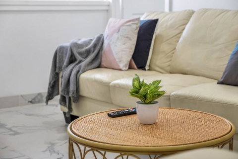 Quiet Elevated Serene Home (B) - Accommodation BNB 0