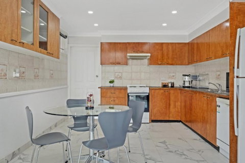 Quiet Elevated Serene Home (B) - Accommodation BNB 1