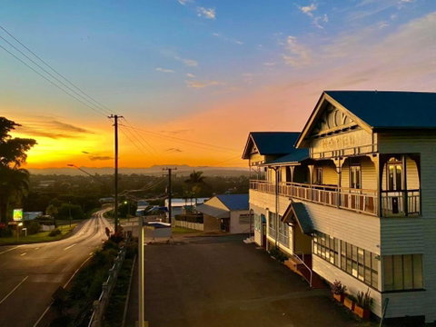 Railway Hotel - Accommodation BNB 0