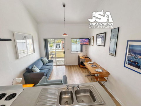 Razorback 3 - Accommodation BNB 1