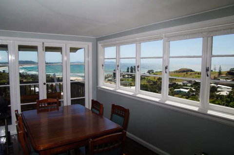 Awesome View, 4 View Street - Accommodation BNB 2