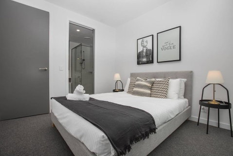  Green-hoodStunning 2 Bedrooms Apt@parkville - Accommodation BNB 1