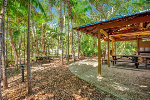 Baden 46 - Rainbow Shores, Walk To Beach, Top Floor, Air Conditioned Unit, Pools - Accommodation BNB 1