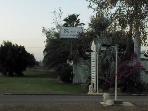 Banjos Overnight And Holiday Units - Accommodation BNB 1