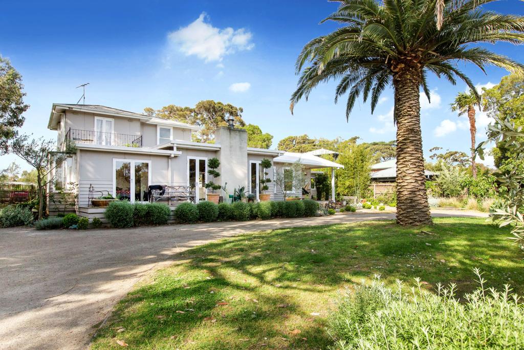 Tallangatta East ACT Accommodation BNB
