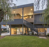 Bay View Retreat - Stunning Ocean Views and 300 metres To Beach - Accommodation BNB