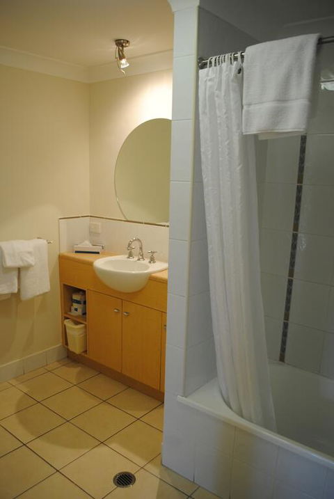 Bay Village Tropical Retreat & Apartments - Accommodation BNB 3
